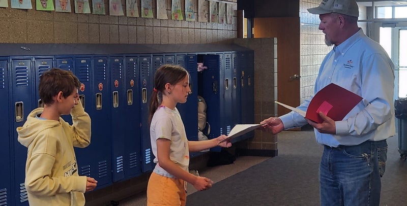 terry-e-with-safety-poster-winners