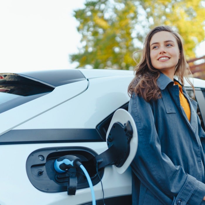Charging electric vehicle AE
