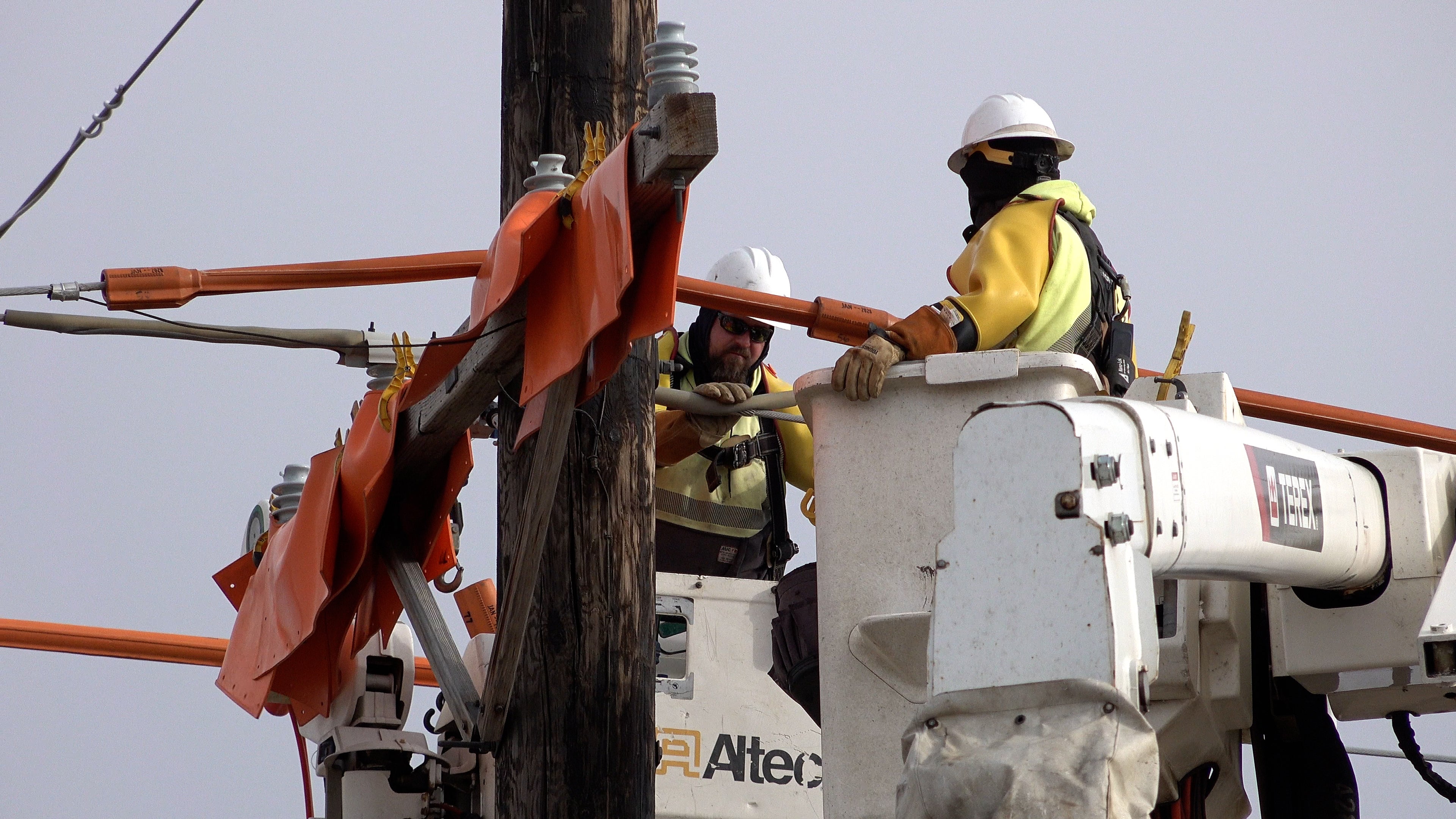 41st Street lineworkers Alex C